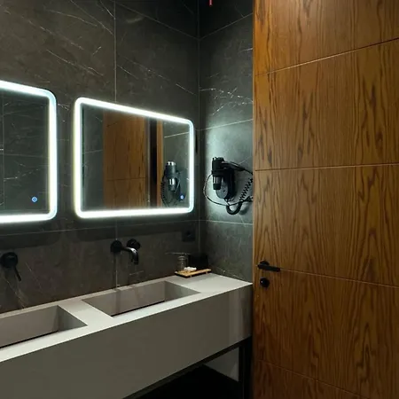 Area Отель 4*